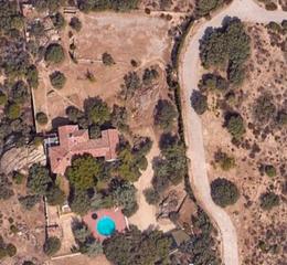 Xalet a La Berzosilla. Finca urbana dentro del parque regional de la cuenca del manzana