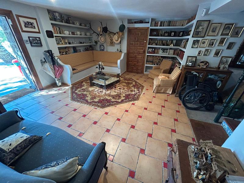 Foto b9d47e12-a56e-4610-acd0-d746c02153cb. Chalet with fireplace heating pool in La Berzosilla Torrelodones