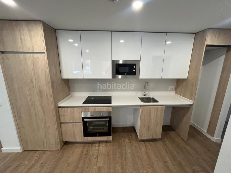 Foto 113b0c79-5bc6-4568-8268-66cda62cd3c2. Miete erdgeschoss mit heizung parking in Casa Amarilla Galapagar