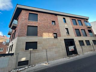 Alquiler Piso en Casa Amarilla. Piso de 3 dormitorios a estrenar