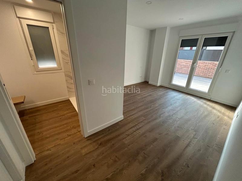 Foto b95ea2ef-a8c7-4fc3-9888-06c4d7a97599. Location appartement avec chauffage parking dans Casa Amarilla Galapagar