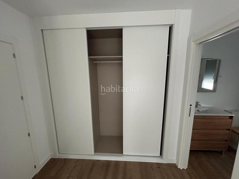 Foto 06bc9103-bc96-43c6-b9ed-03bd2de74204. Rent flat with heating parking in Casa Amarilla Galapagar