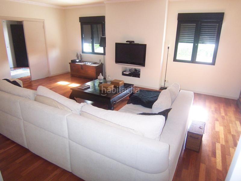 Foto 1c1fe036-ade1-419f-b843-55a0c549e41d. Miete chalet mit heizung parking pool in Los Robles Torrelodones