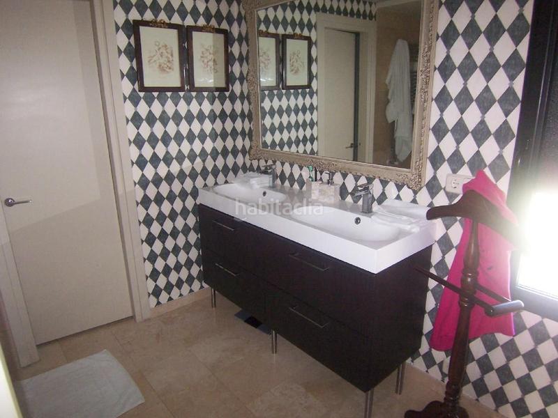 Foto 22bafa4d-799a-484a-8296-34f90d2b267c. Miete chalet mit heizung parking pool in Los Robles Torrelodones