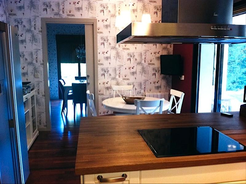 Foto ea00dbfe-6dd2-4bcb-a379-faf2547ae87f. Rent chalet with heating parking pool in Los Robles Torrelodones