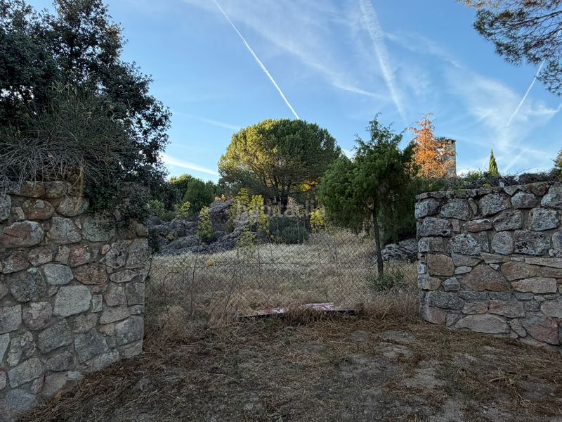 Foto baa0bf22-1b44-4ae7-b44c-3d39c8e24a0e. Terreny residencial a Los Robles Torrelodones