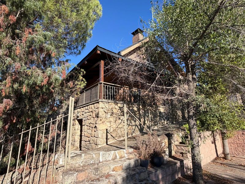 Foto bb3854fd-bb2a-4471-a322-6623aac68846. Chalet mit kamin heizung parking pool in Valdemaqueda