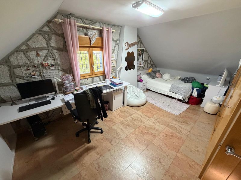 Foto ec0d1d05-075d-446a-bd26-7eb4d99e3d43. Chalet mit kamin heizung parking pool in Valdemaqueda