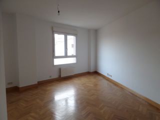 Miete Etagenwohnung  Calle luis carreño