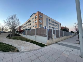 Lloguer Pis a Avenida de sierra nevada 16. Vivienda de 90 m2, dos dormitorios, dos baños, zonas comunes