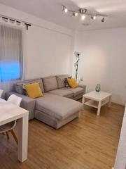 Miete Etagenwohnung  Carrer de l'arxiduc carles. Piso reformado de 3 habitaciones con terraza.