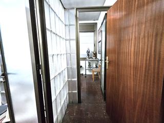 Pis  Avinguda del paral·lel. Inmueble en 1ª planta orientado a sur