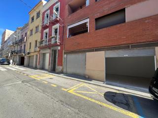 Local commercial à Centre. Local comercial, párquing o trastero en venta en igualada: cerca