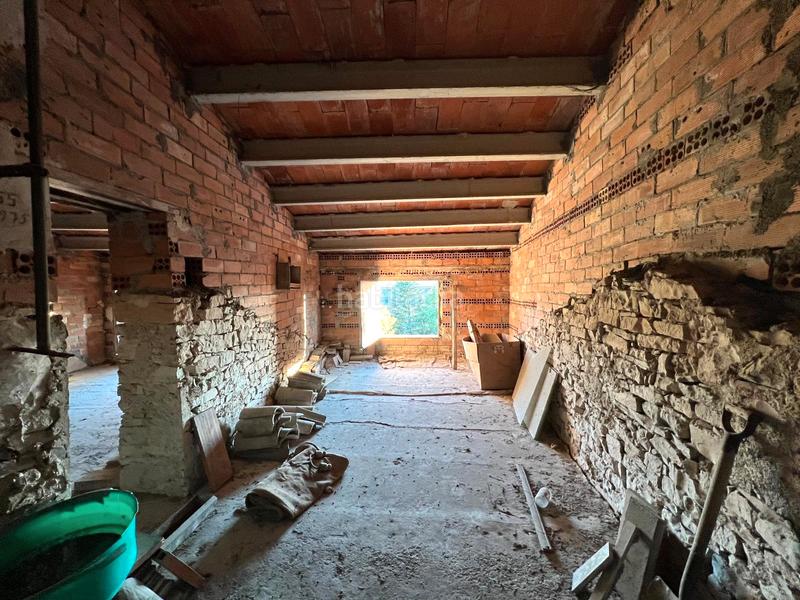 Foto 7500cb93-0a03-4bf2-8966-cc3edb578fbd. Masia amb aparcament a Montmaneu