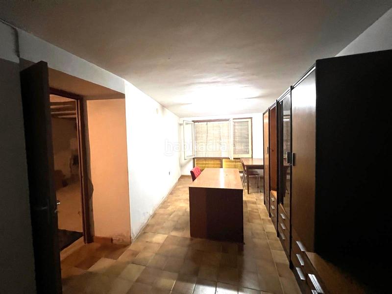 Foto cfbab381-4c08-4977-8be8-79900b684ce7. Masia amb aparcament a Montmaneu