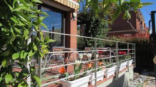 Chalet in Les Comes. Casa con jardn, piscina y ascensor en venta en igualada - les c