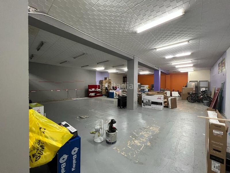 Foto f1d848ea-e335-404c-a580-31b06028b850. Local comercial a Llevant Igualada