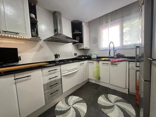 Maison jumelée à Sant Martí de Tous. Casa en venta en sant martí de tous