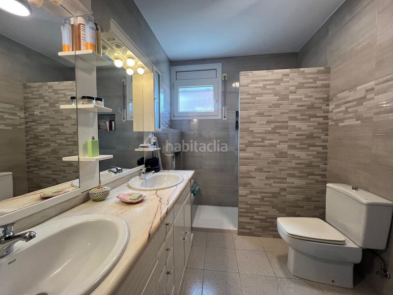 Foto 36f74c83-78b3-4f3c-827f-d01e31596b67. Casa amb xemeneia calefacció aparcament a Poble Sec Igualada