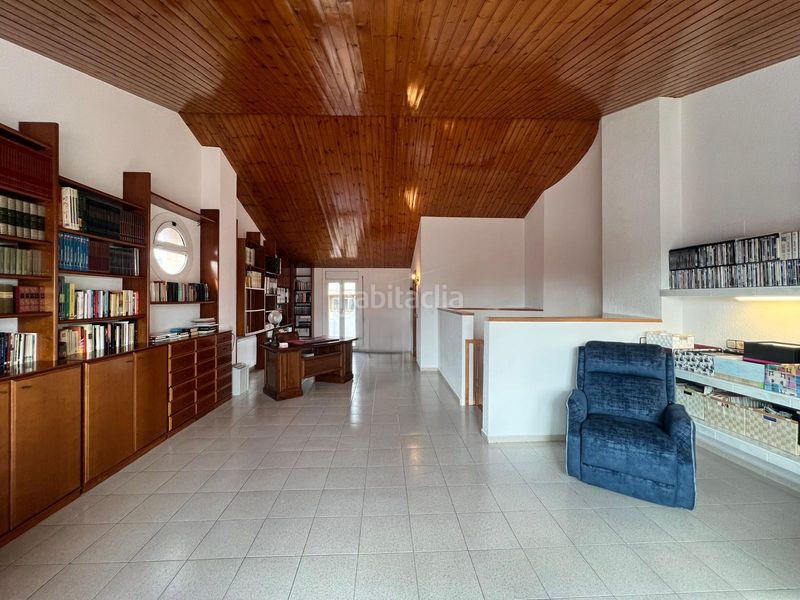 Foto 3858d0ba-9146-4629-94fd-7761e2b80fdc. Casa amb xemeneia calefacció aparcament a Poble Sec Igualada
