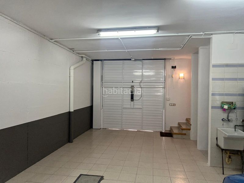 Foto 760dce9e-5a50-4c5b-a23f-1a6a753c2640. Casa amb xemeneia calefacció aparcament a Poble Sec Igualada