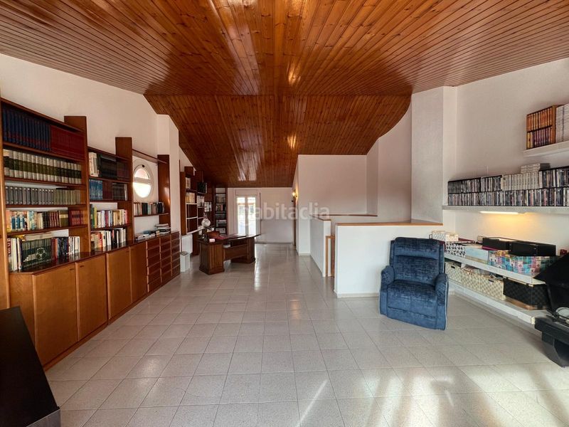 Foto a504c1ab-7b92-4161-9852-c805165c8198. Casa amb xemeneia calefacció aparcament a Poble Sec Igualada