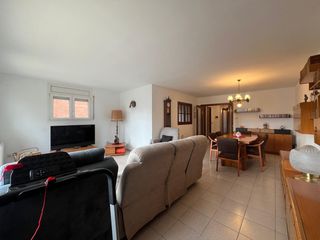 Casa a Poble Sec. Casa con jard�n en venta en la mejor zona de igualada: