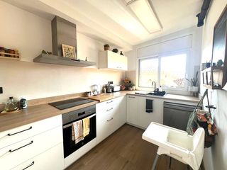 Pis a Poble Sec. Piso de 3 habitaciones y vistas en venta en igualada