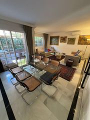 Casa adossada a Aravaca. Chalet pareado en venta en calle río águeda