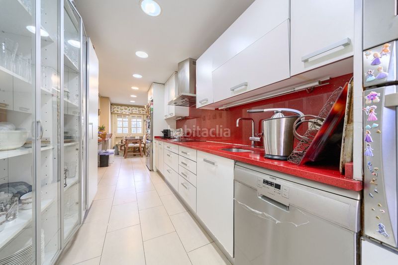 Foto f8d0db9e-54a2-4747-96f9-bf150bad665f. Casa adossada amb calefacció aparcament piscina a Pozuelo de Alarcón