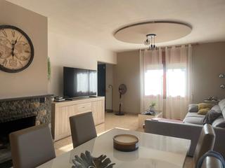 Xalet a Castellnou de Bages. Casa con la vivienda en la 1ª planta