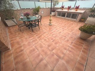 Casa adossada  Carrer de sant blai. Casa super completa para entrar a vivir