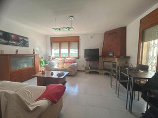 Chalet  Carrer sant salvador. Casa en urbanización