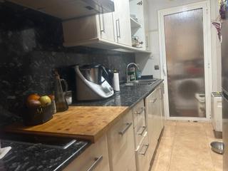 Pis  Carrer de gaud. Pis amb ascensor i balc