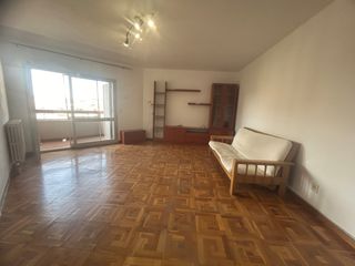 Pis  Passeig de pere iii. Piso en el centro de manresa