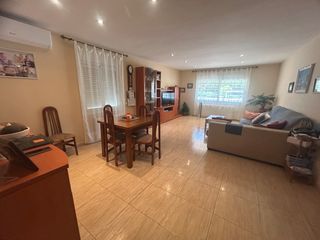 Chalet  Carrer guardiola. Casa impecable para entrar a vivir