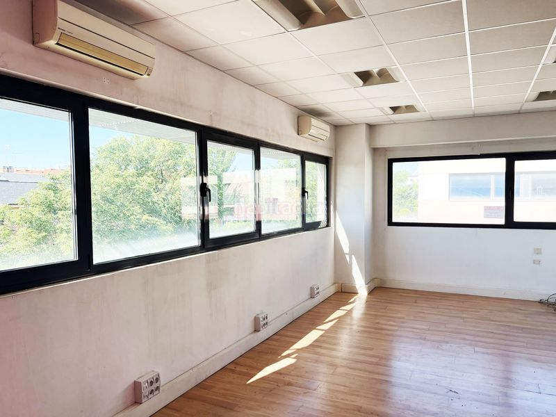 Foto dbbd17e0-d53e-4a2d-9d98-d72795629592. Capannone industriale con riscaldamento in Estación Coslada