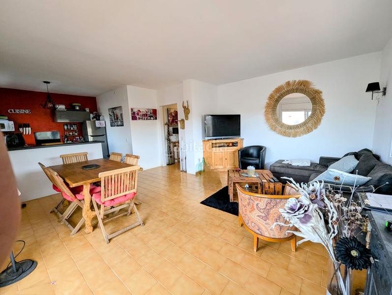 Foto 12a57cd2-f13a-4ce1-a779-f43e5c6d9062. Apartamento  en venta con vistas al canal, amarre y aparcamiento . en Empuriabrava
