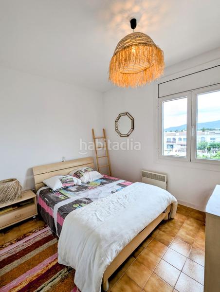 Foto 247d385c-1c3e-4b5d-ba6b-e60cbc2c2659. Apartamento  en venta con vistas al canal, amarre y aparcamiento . en Empuriabrava