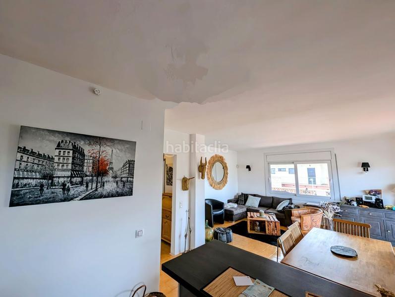 Foto e9faa575-b366-4875-abf1-af656fae7c2a. Apartamento  en venta con vistas al canal, amarre y aparcamiento . en Empuriabrava