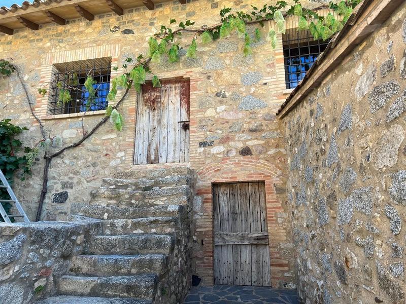 Foto a0d4f649-2610-402d-9655-a7695e5c1d2a. Masía  catalana restaurada en venta con 100 hectáreas de terreno cerca de la jonquera en Vajol (La)