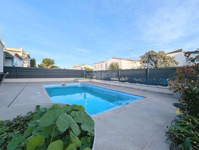 Foto 4074937c-bd66-43a7-a107-59d531895e81. Casa amb calefacció piscina a Muga - Gran Reserva - Badia Empuriabrava