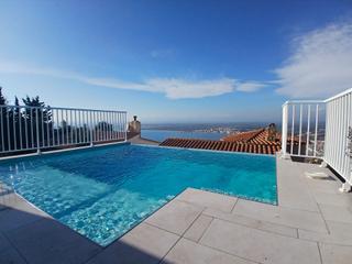 Casa en Puig Rom-Canyelles-Almadrava. Villa en venta con piscina vista panorámica sobre la bahía de ro
