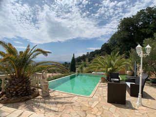 Chalet in Nord. Propiedad de lujo en venta con una vista espectacular a la bahía