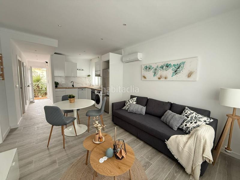 Foto 08f09846-a727-41cd-9a71-f797f31fa303. Apartamento  en venta con piscina y jardín comunitario y plaza de aparcamiento . en Empuriabrava