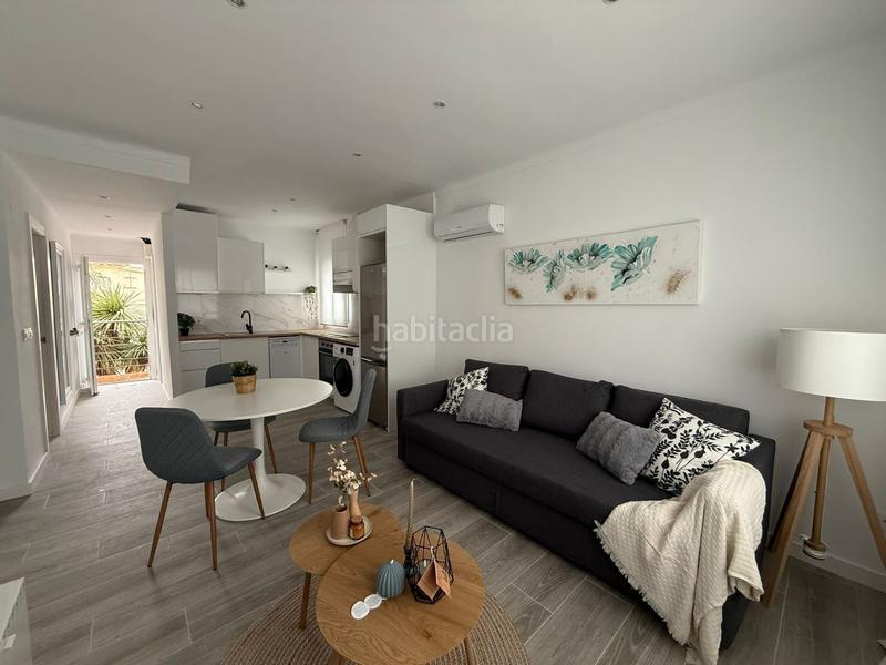 Foto c5c69ebf-ac38-40bd-94ab-faf957941285. Apartamento  en venta con piscina y jardín comunitario y plaza de aparcamiento . en Empuriabrava