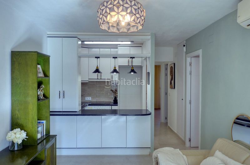 Foto f110f184-6073-4d15-9df9-b3d6c5abb35c. Apartament amb calefacció piscina a Carmençó Empuriabrava