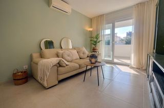 Appartement  Passatge a ampurias. Apartamento en venta totalmente reformado cerca del centro de em