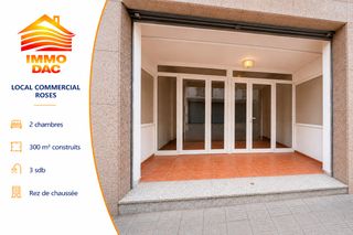 Local Comercial  Carrer de cristòfor colom. Local comercial en venta con vivienda cerca de la playa en roses