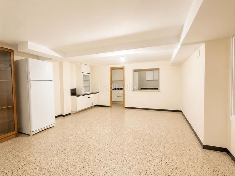 Foto 435f8a2e-af97-4395-a3d1-29d986a3d3d8. Local comercial a Centre Roses